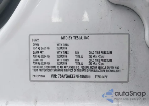 2022 Tesla Model Y Long Range Dual Motor All-Wheel Drive z USA, uszkodzony, nr VIN 7SAYGAEE7NF486066